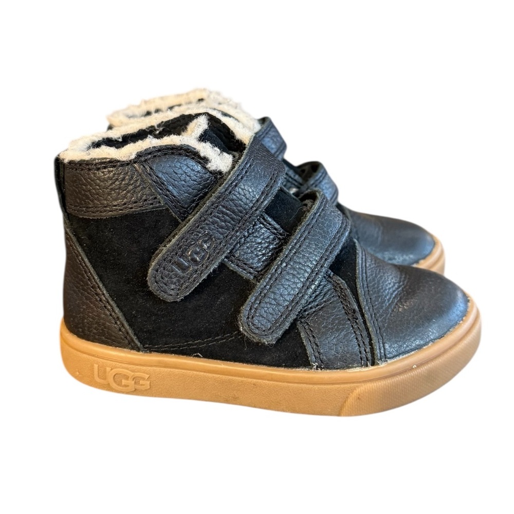 UGG Rennon 2 Trainer’s Children’s Size 7